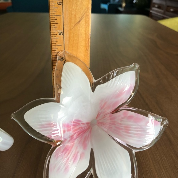 2 Decorative  Flowers - Picture 9 of 9